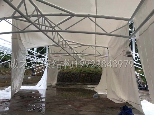 重庆篮球场膜结构遮雨棚
