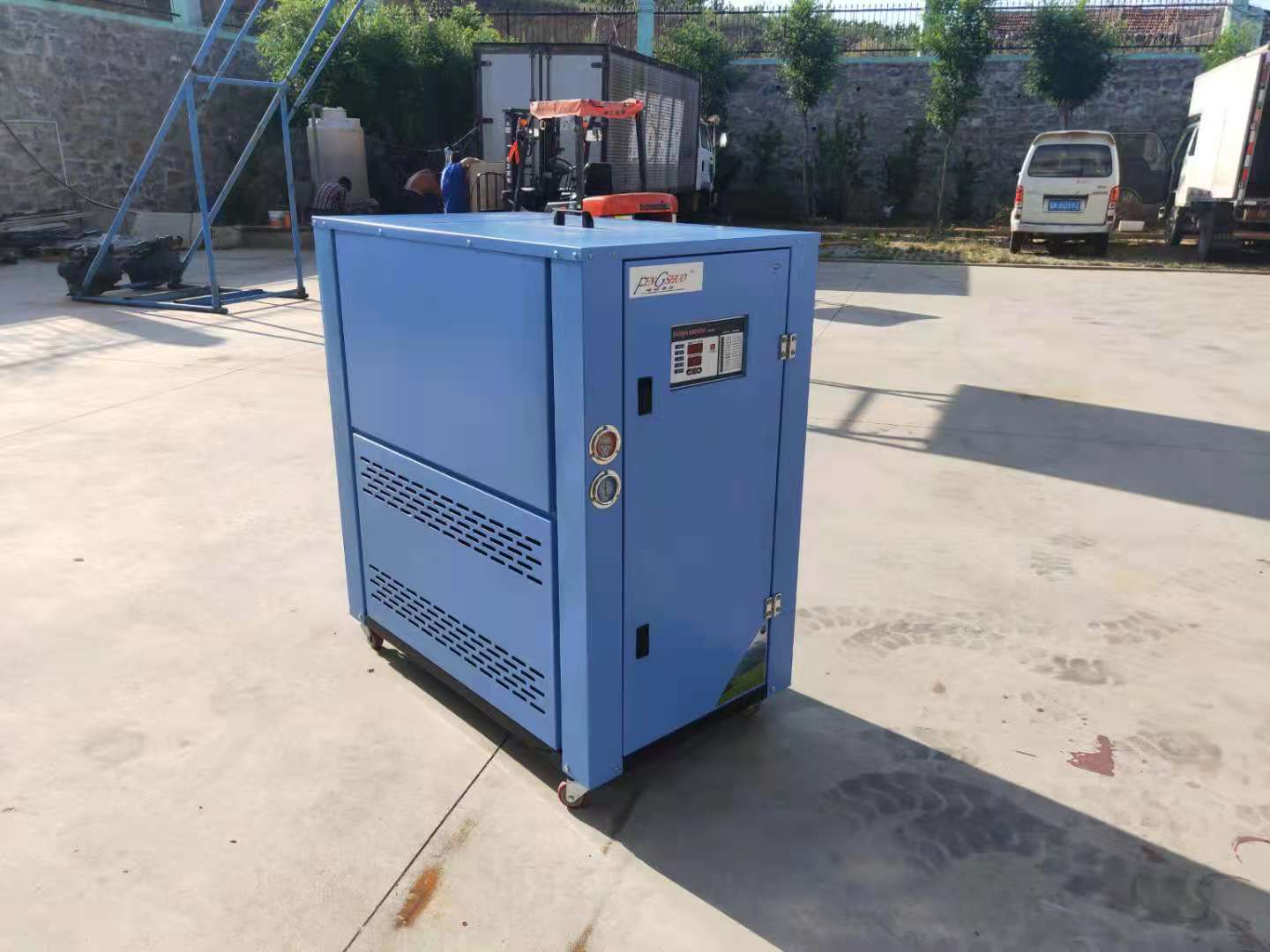 工業冷水機