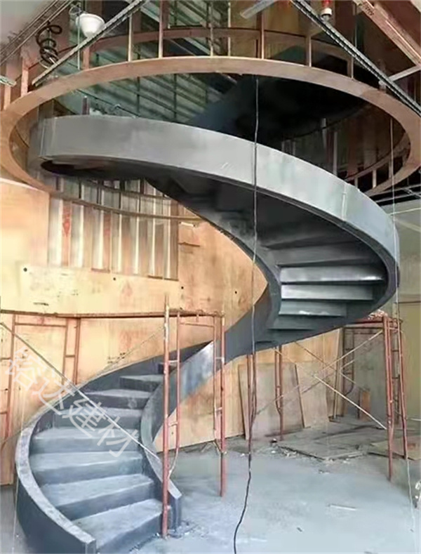 旋转楼梯施工
