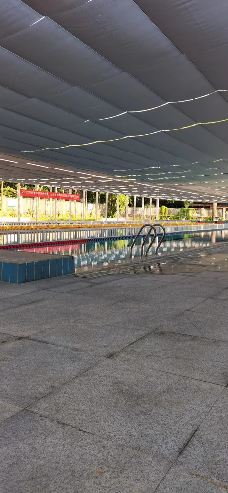 四川自贡蜀光中学泳池电动遮阳项目