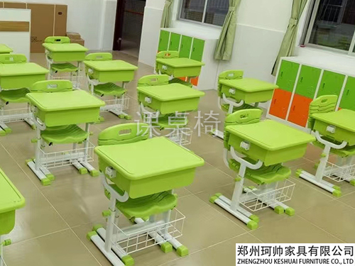 1658996781926244.jpg 学校课桌椅