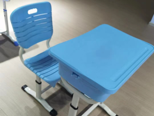 1661239792175699.jpg 课桌椅图片