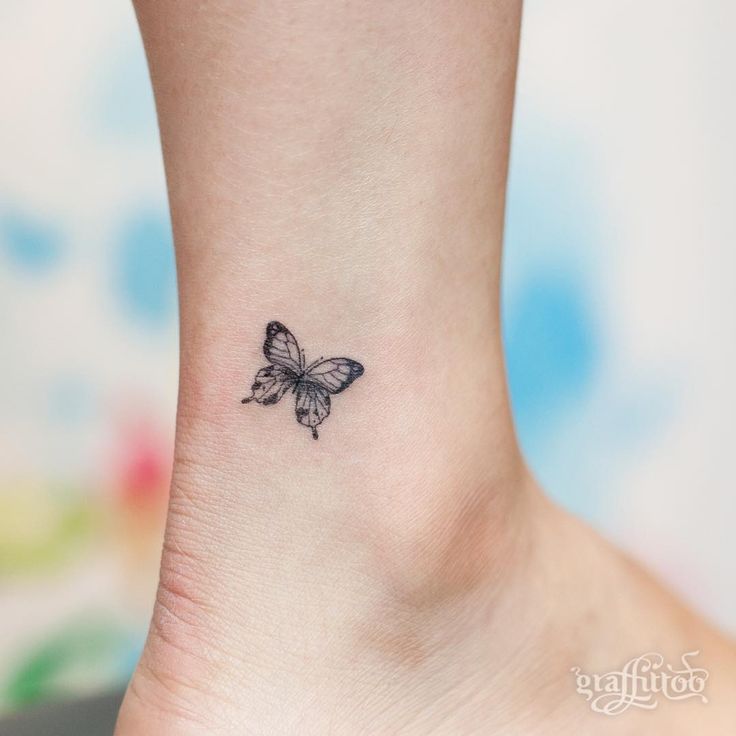 纹身蝴蝶