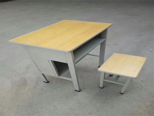 小学生课桌椅