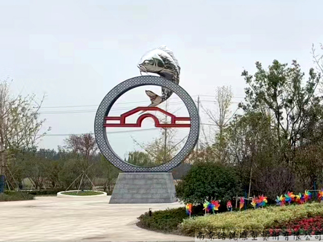 不銹鋼鯉魚雕塑