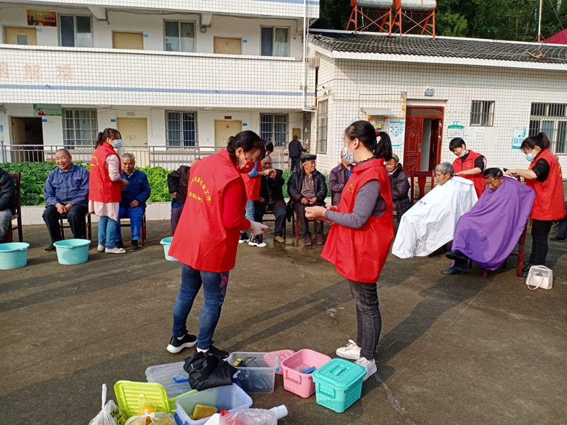 养老院义工活动