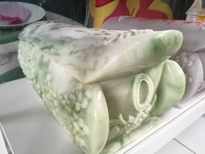 仿玉骨灰盒