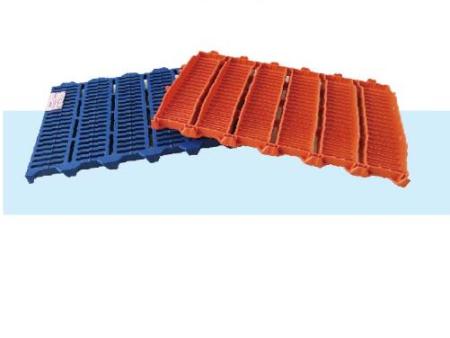 1682497575292212.jpg 养殖设备