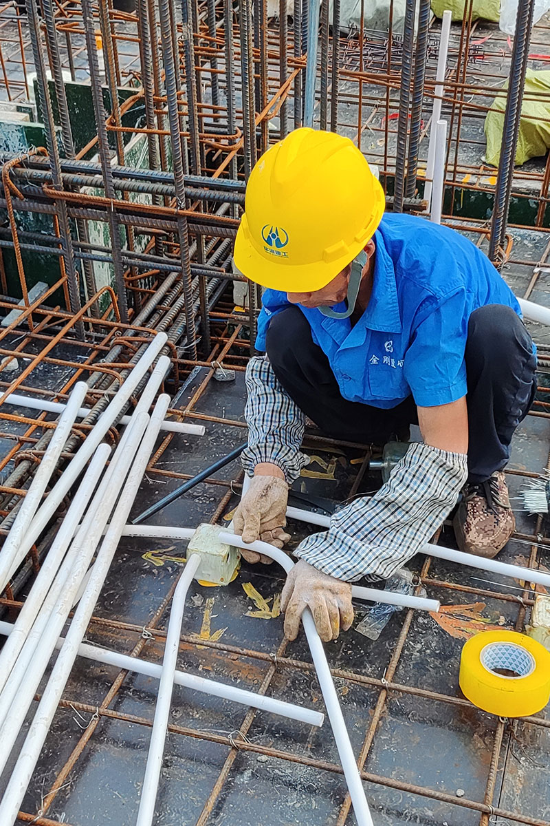 现场吊板铺装