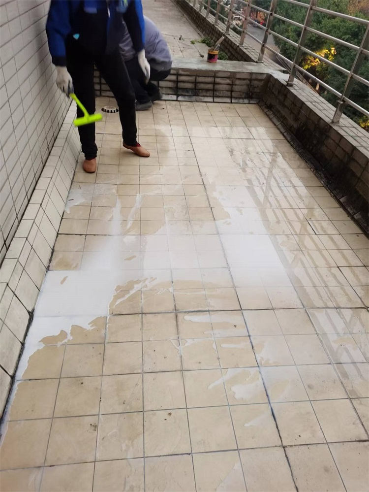 卫生间、露台免砸砖防水