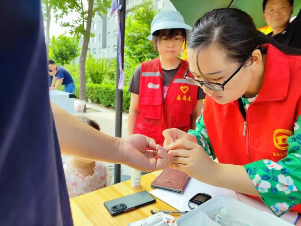 【東苑服務(wù)在用心】惠民集市進(jìn)社區(qū) 志愿服務(wù)進(jìn)萬家