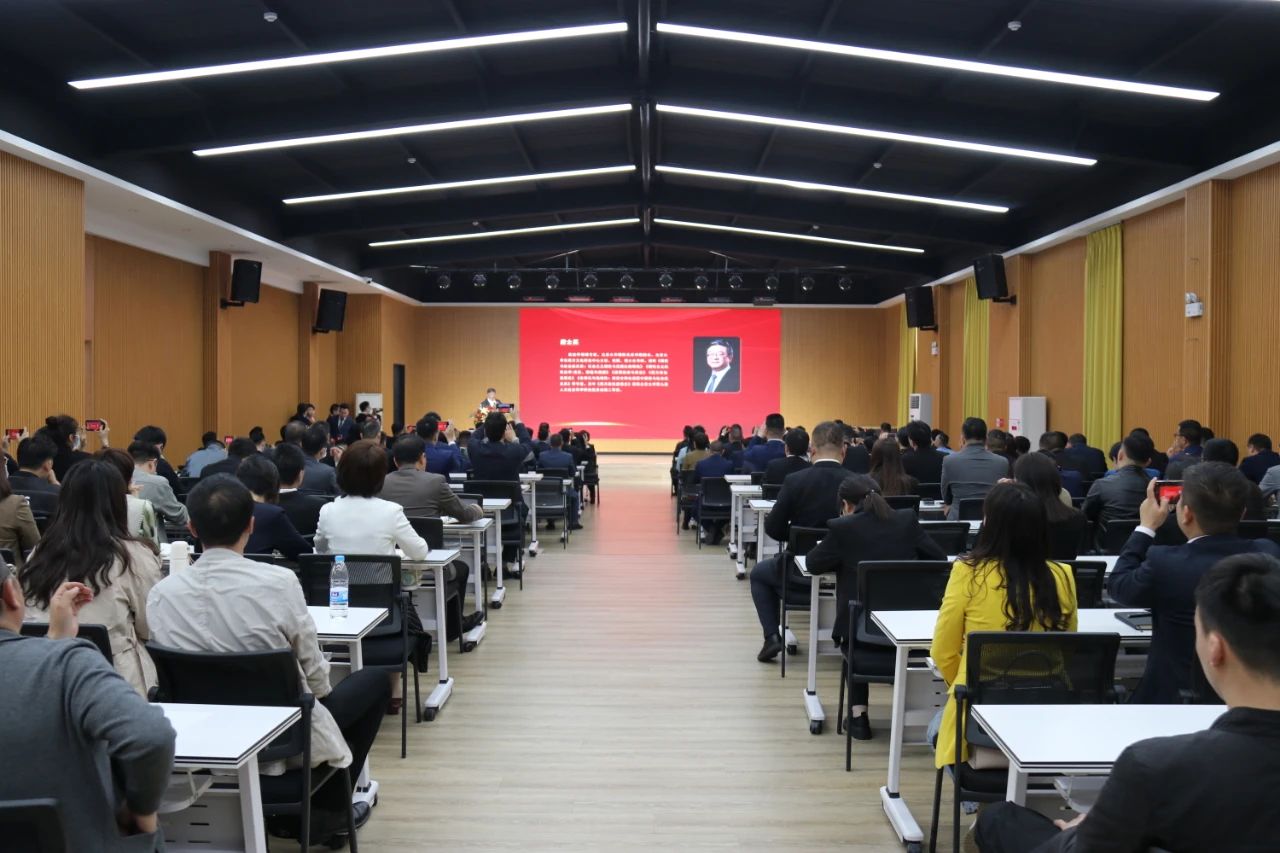相聚郑州 ，向春而行​！北京大学唐士其教授开讲啦