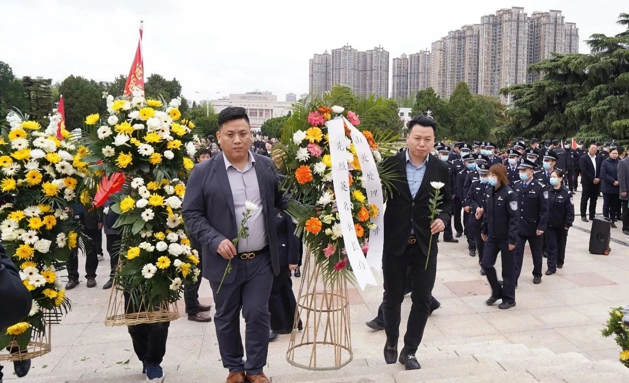 清明节｜德信集团：开展“缅怀先烈，传承红色基因”主题活动