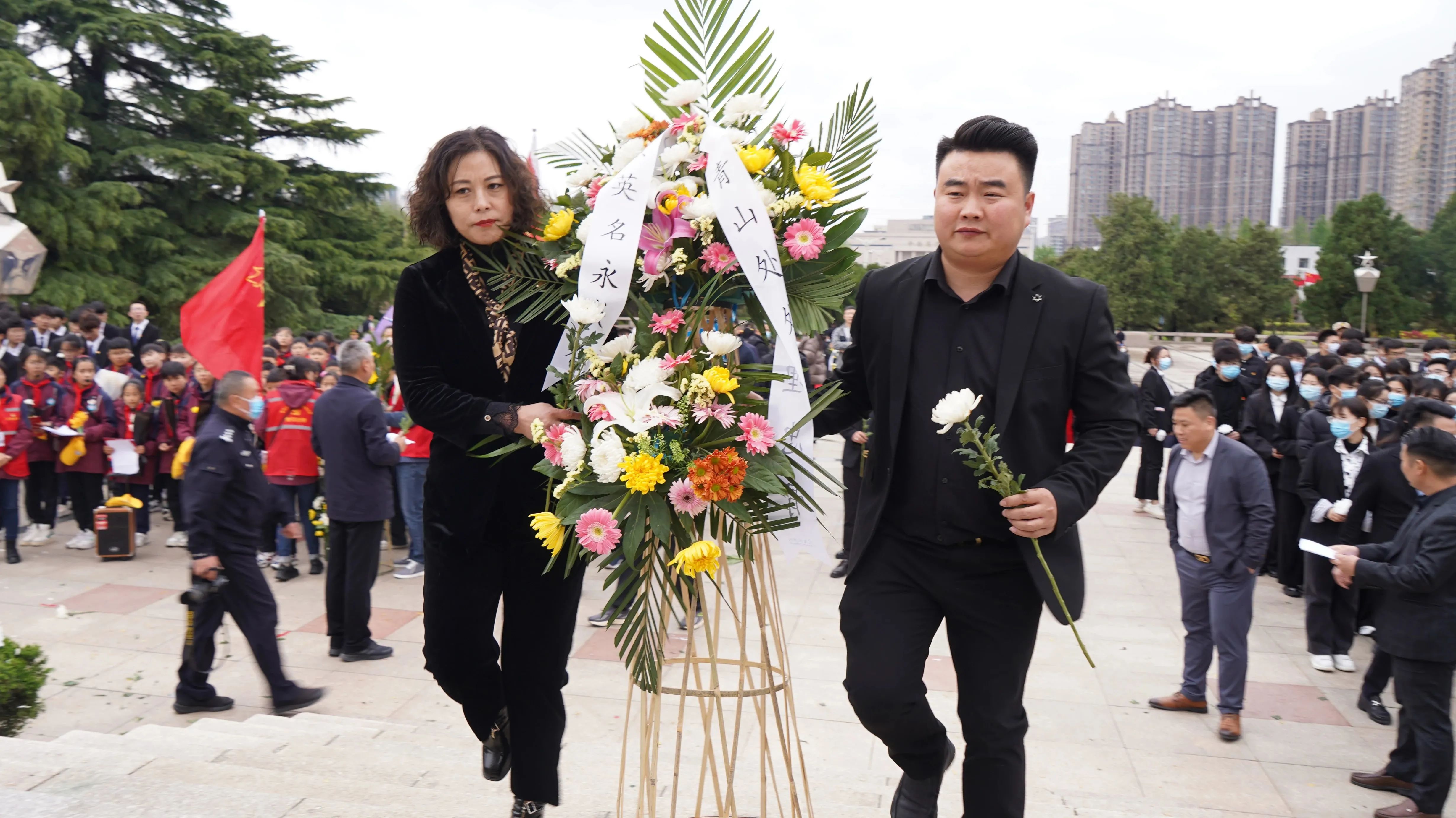 清明节｜德信集团：开展“缅怀先烈，传承红色基因”主题活动