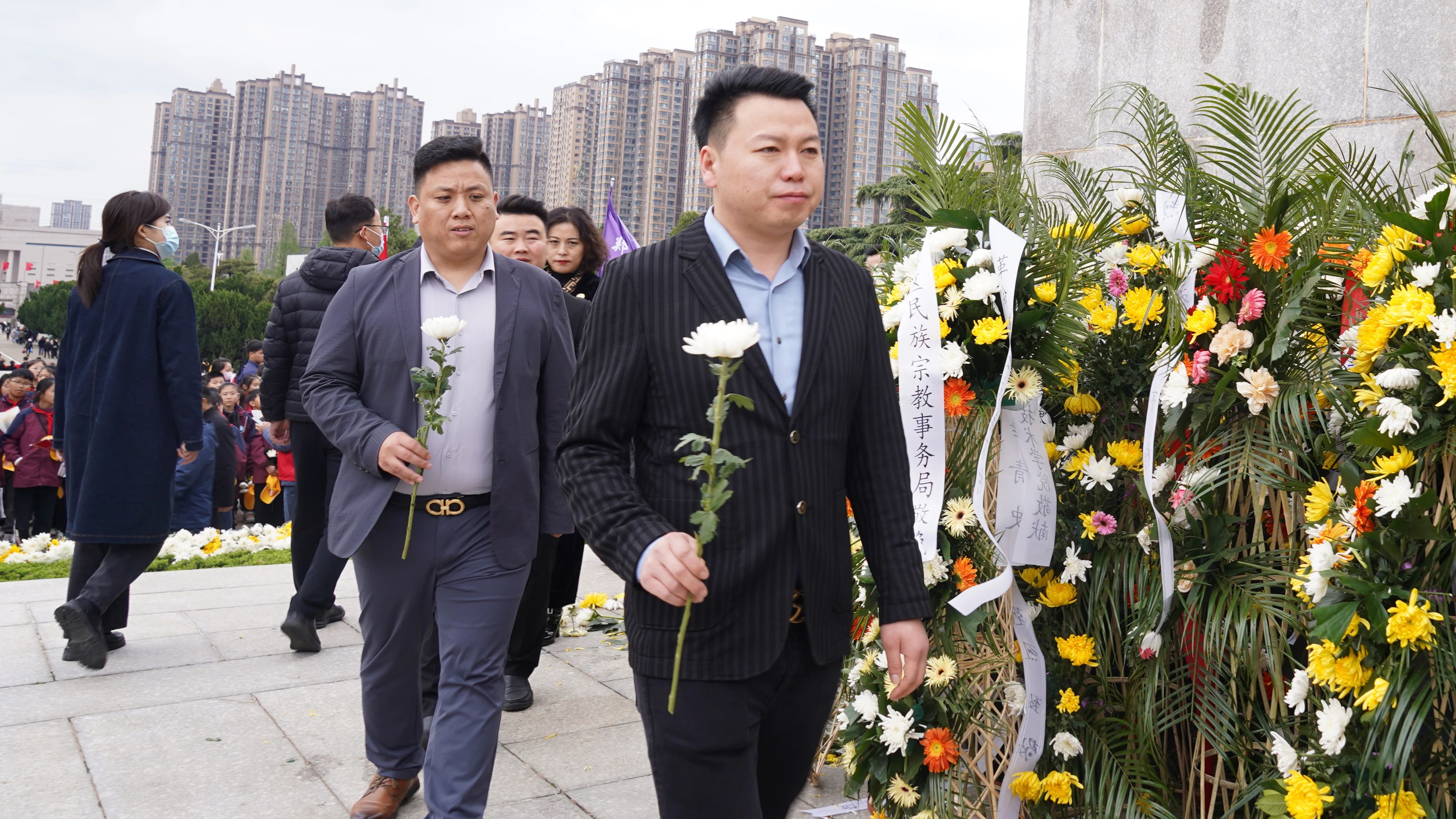 清明节｜德信集团：开展“缅怀先烈，传承红色基因”主题活动