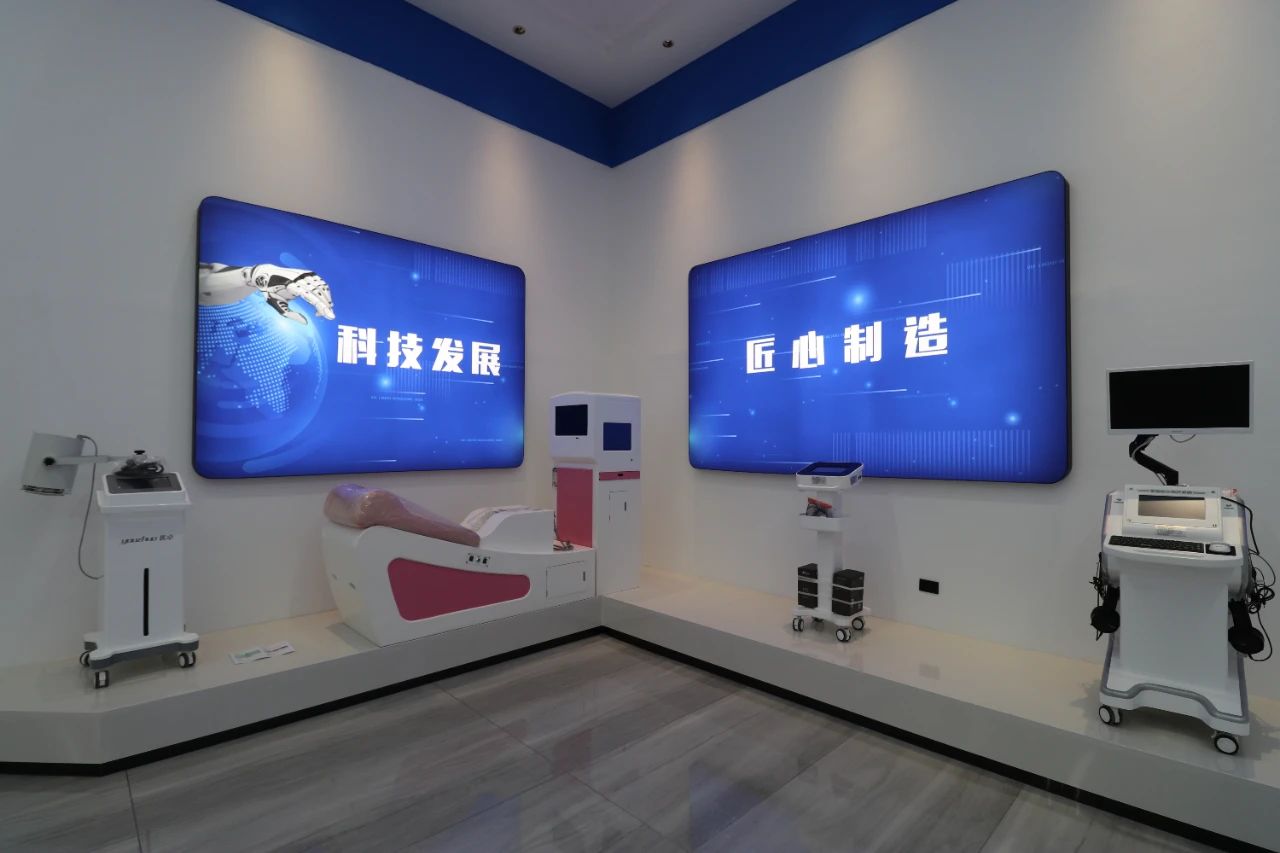 1706167483536785.jpg 河南省人大常委会党组书记、副主任李亚调研沃健康产业园