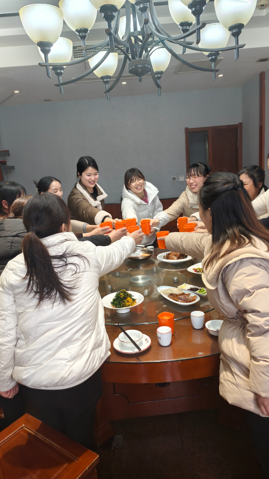 1709967884583159.jpg 南阳新兴精密光学有限公司