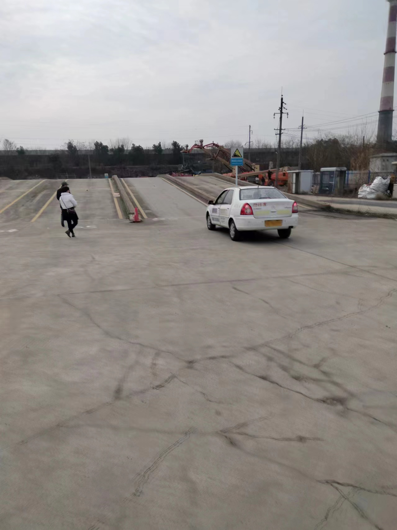 驾校