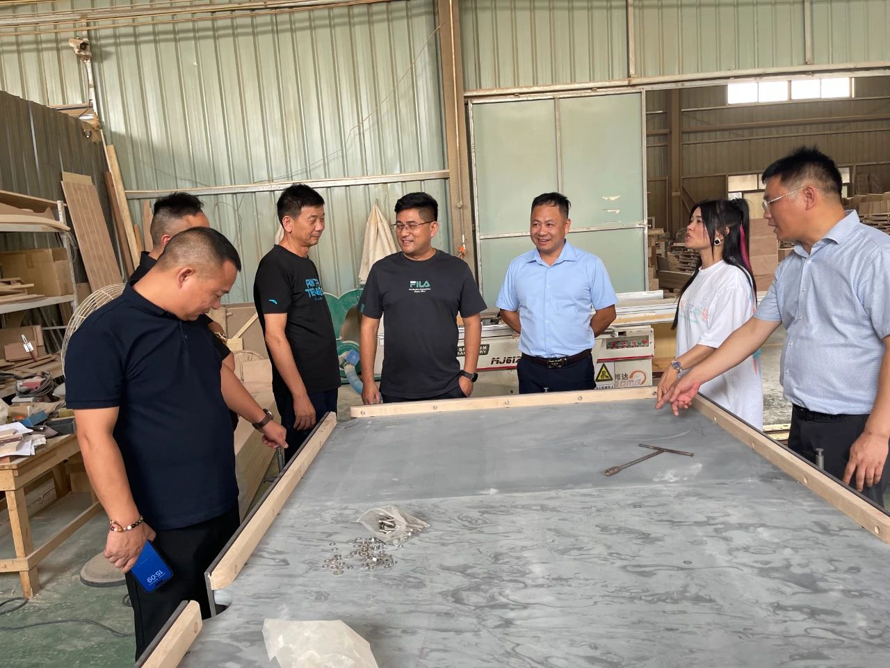 商会成员走访执行会长李兵企业