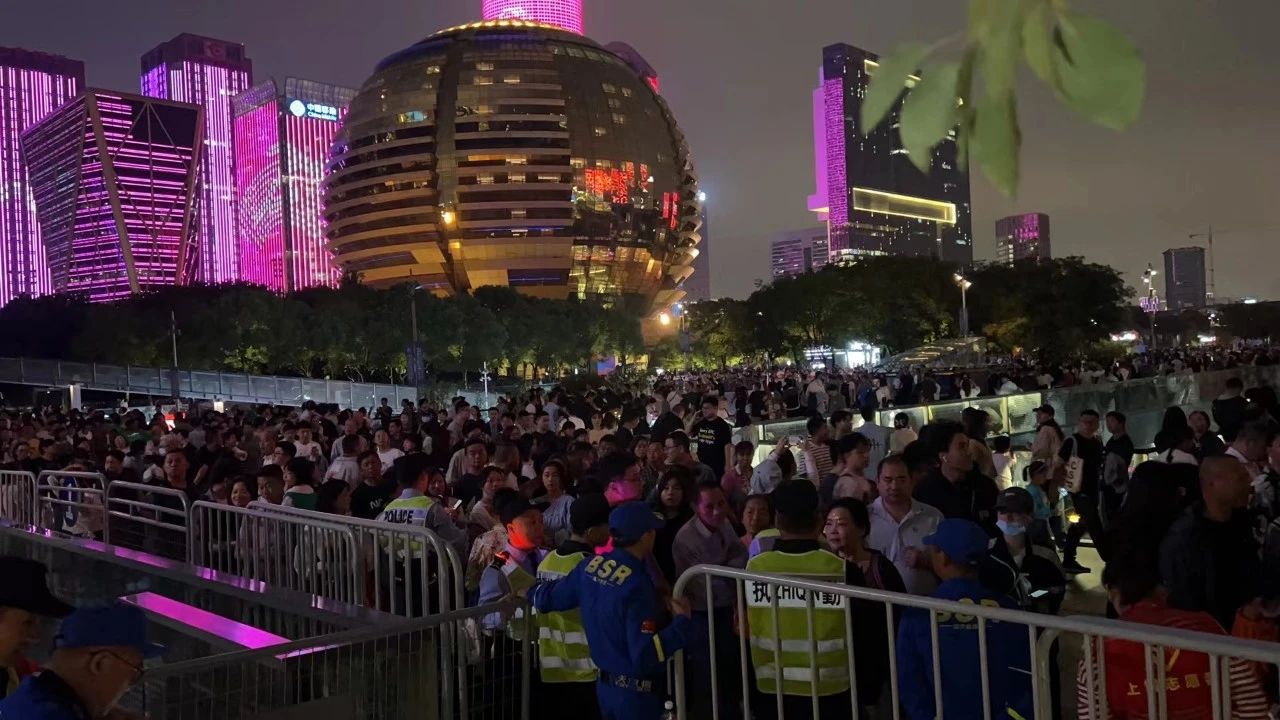 余杭湖南商会公益活动部助力亚运会开幕式安保后勤保障工作