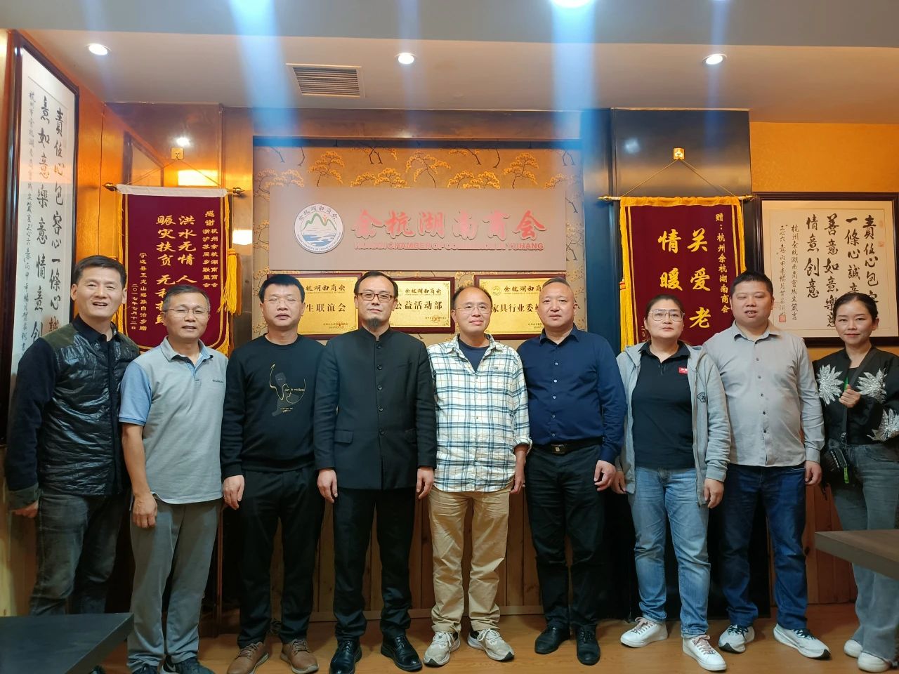 湘潭县一中浙江校友会会长肖湧到访商会