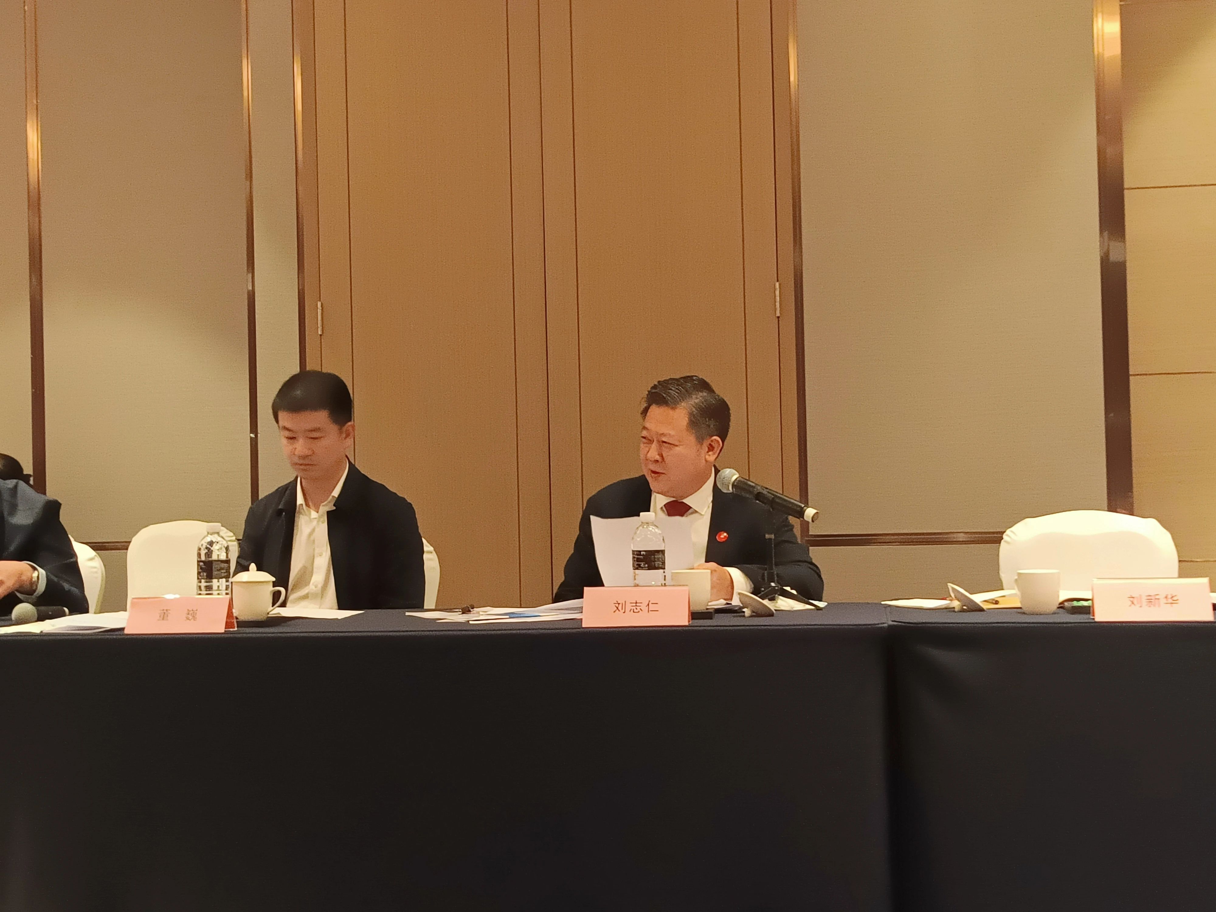 湘潭市委书记刘志仁在上海主持召开湘商座谈会