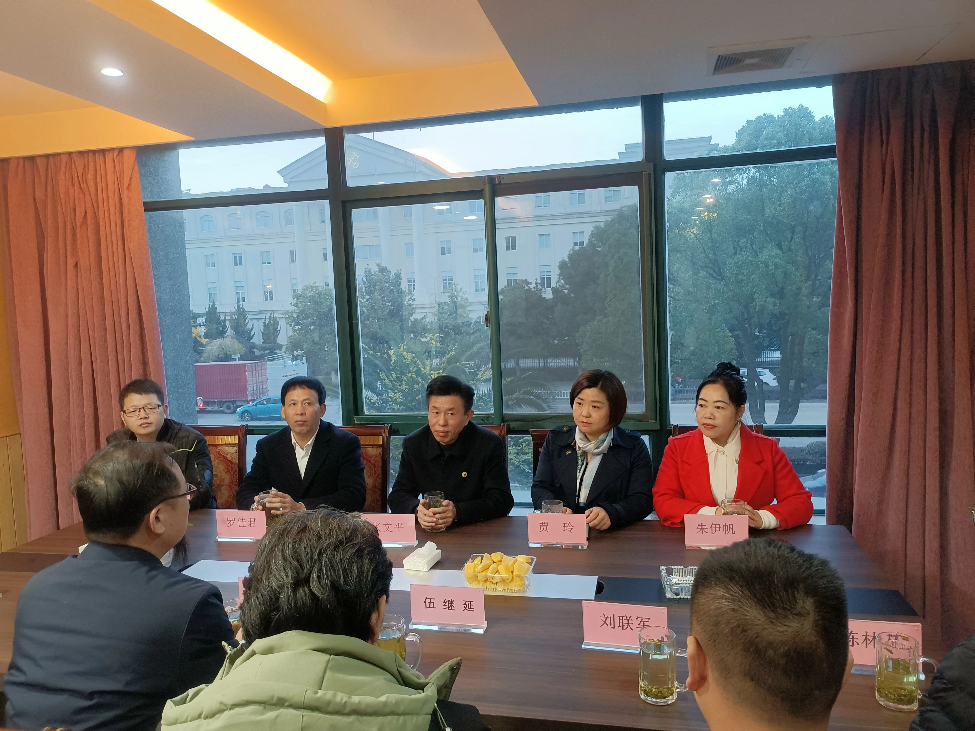 中国特色民企发展大讲堂组委会主任张文平一行到访商会