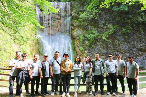 融入夏日山野 · 享受简单自在 | 2024年陕西铭泽金丝峡团建之旅圆满结束