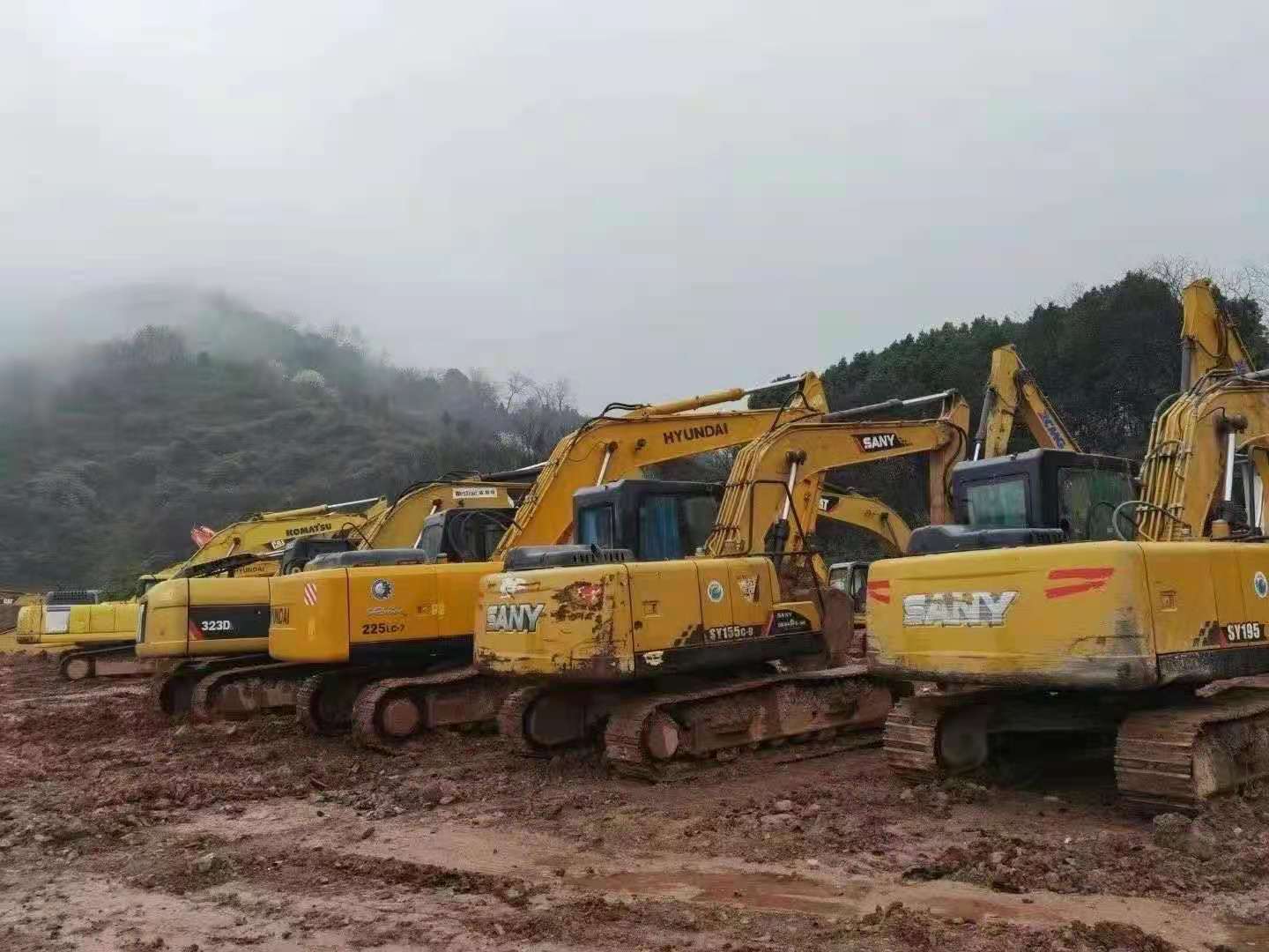 大中小挖机