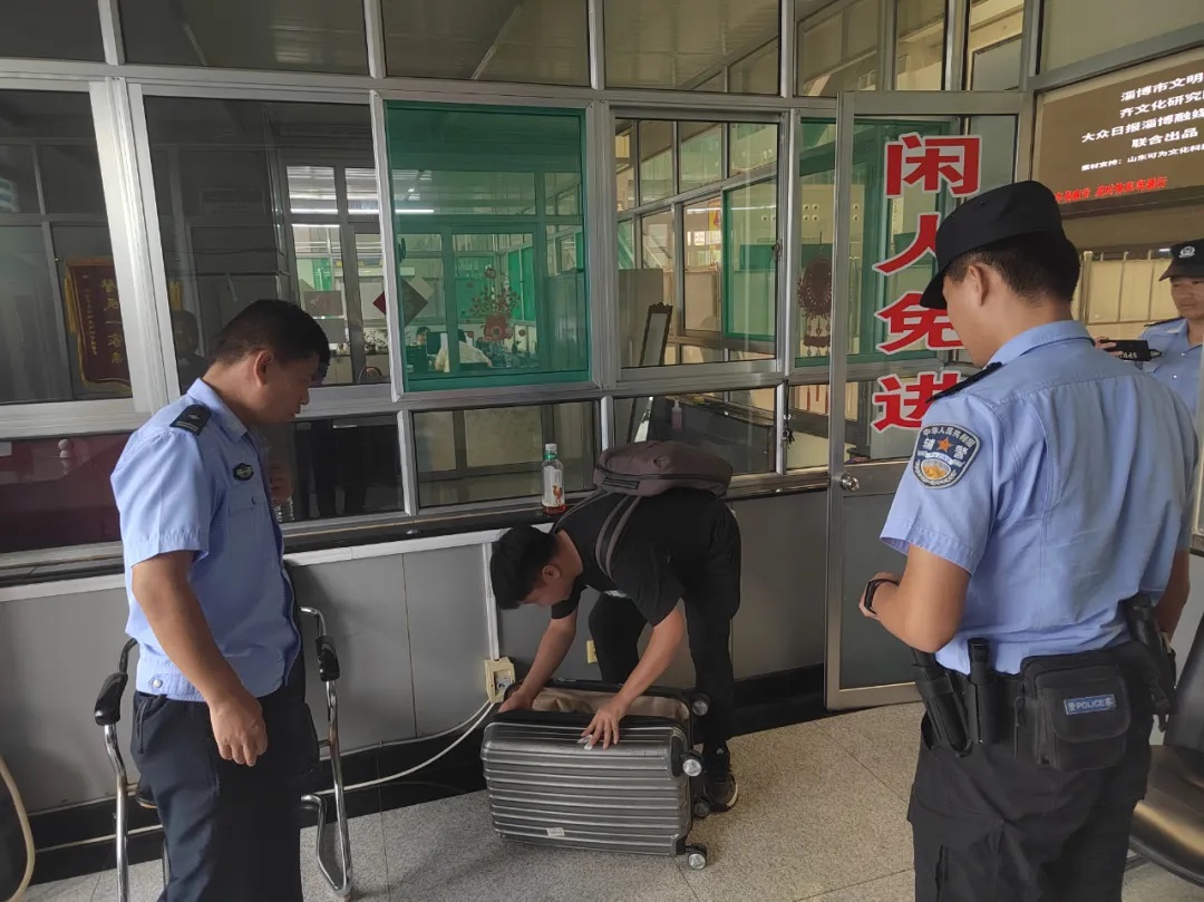 弘扬雷锋精神