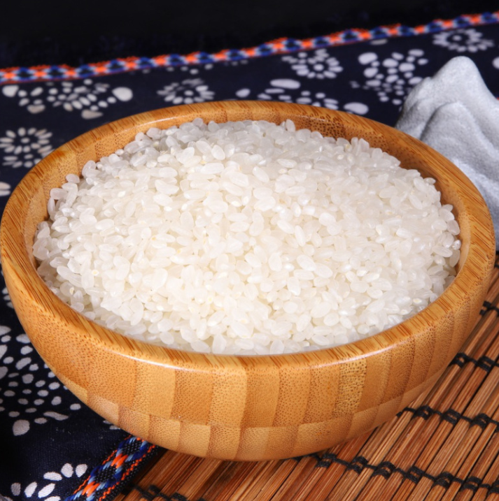 一品黑土地香米  5kg（15元）  2.5kg（27元）