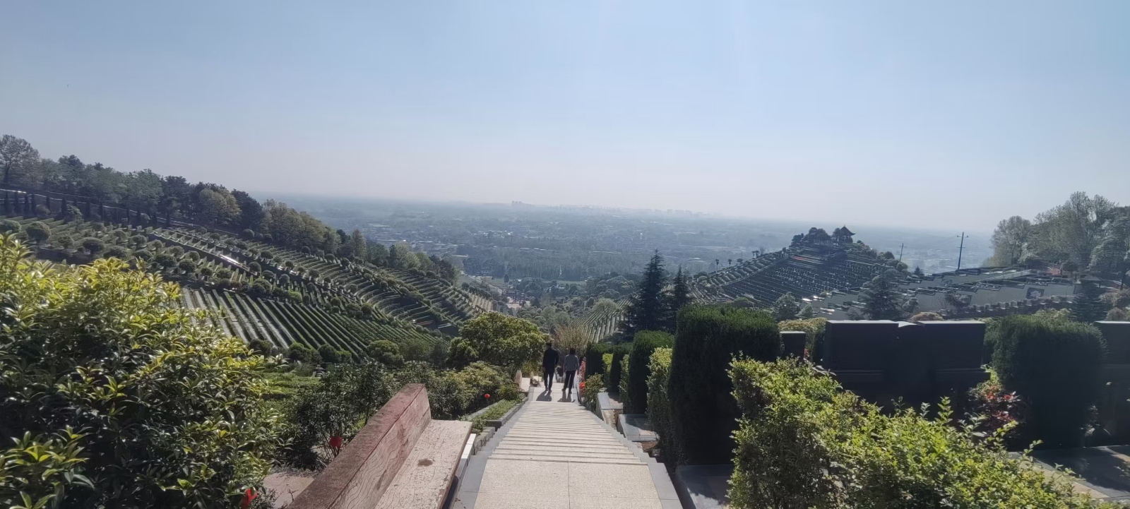 白塔山公墓园区景观