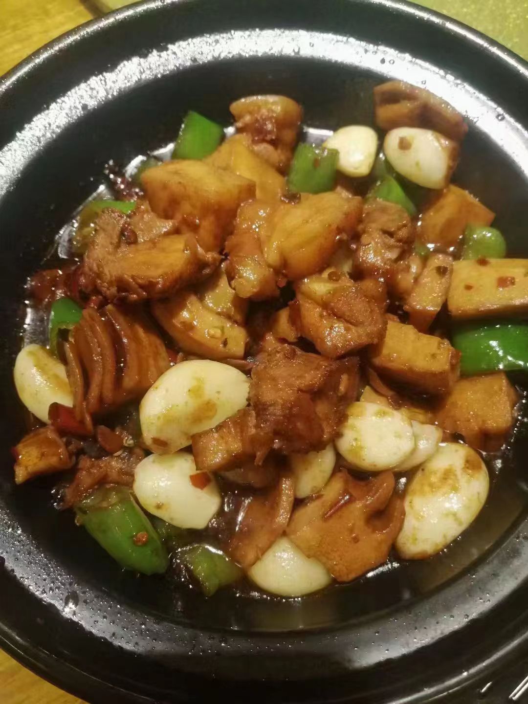 山地小猪骨肉粒