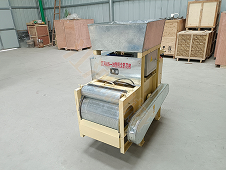 1724396799318724.jpg MJS-20型吸尘锯齿棉花轧花机