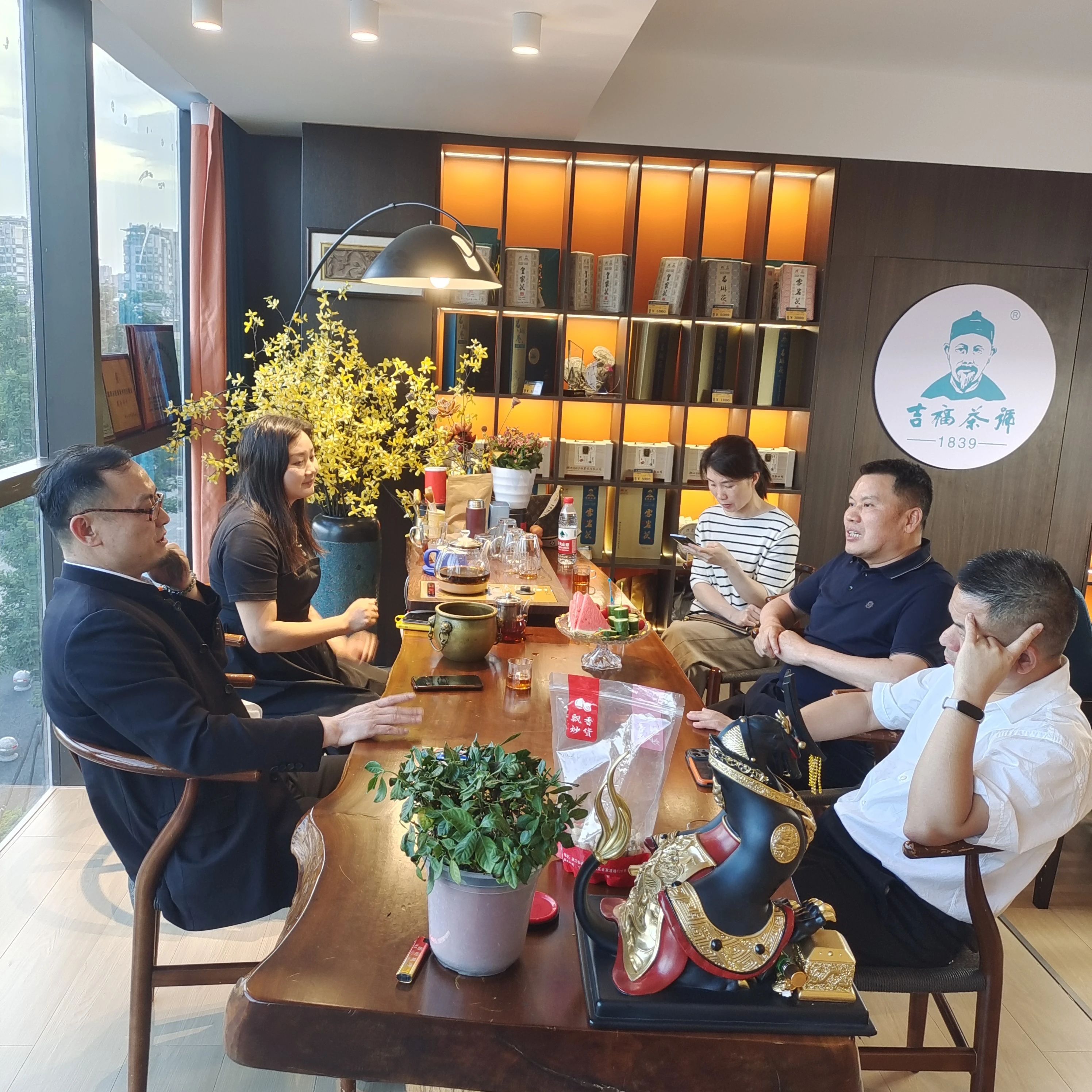 湖南省工商联副主席彭天忠一行莅临杭州余杭湖南商会