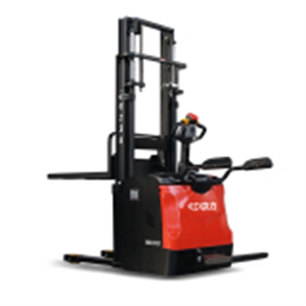 踏板式堆高车