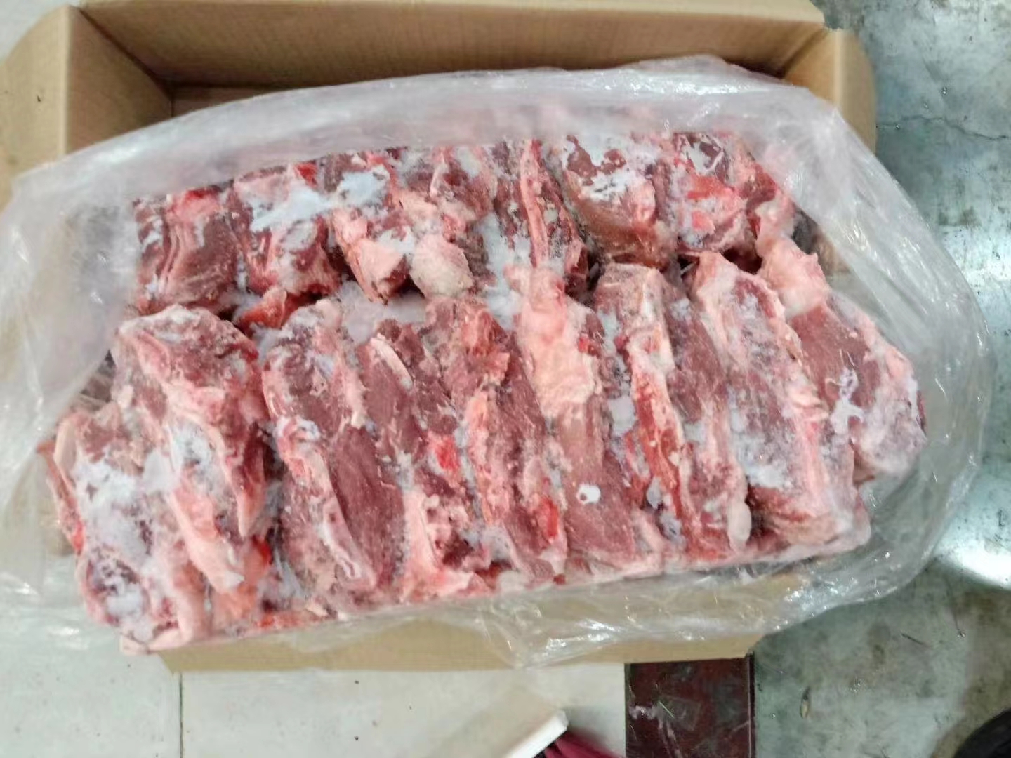 巴骨肉