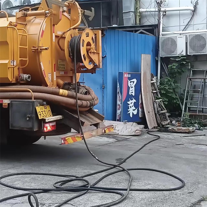 吸污车