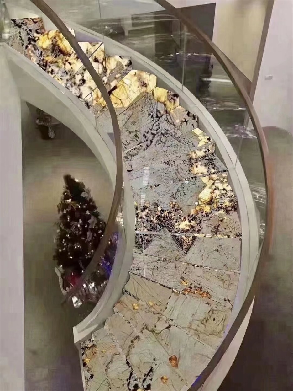 旋转楼梯