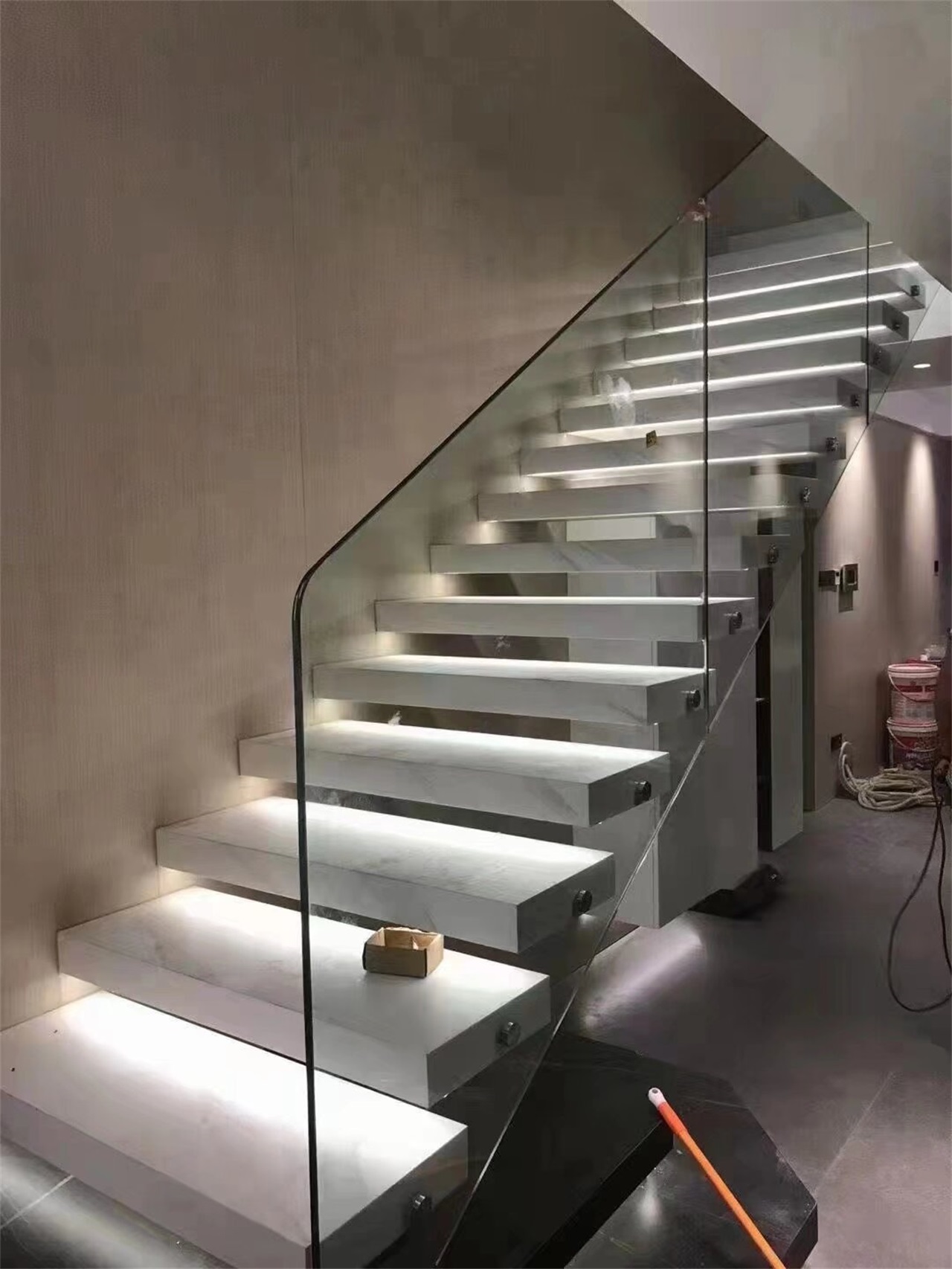 悬浮楼梯
