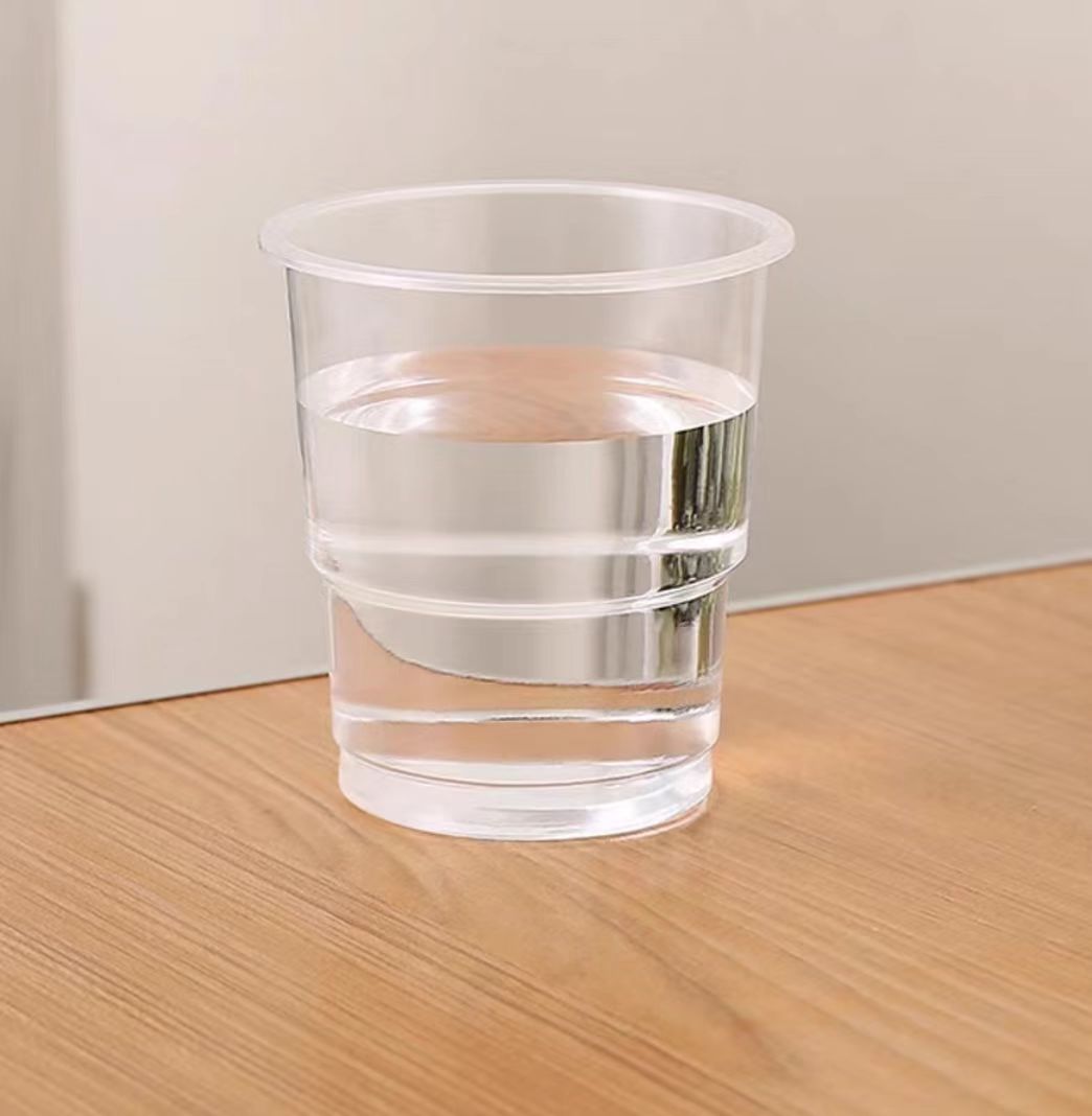 塑料杯