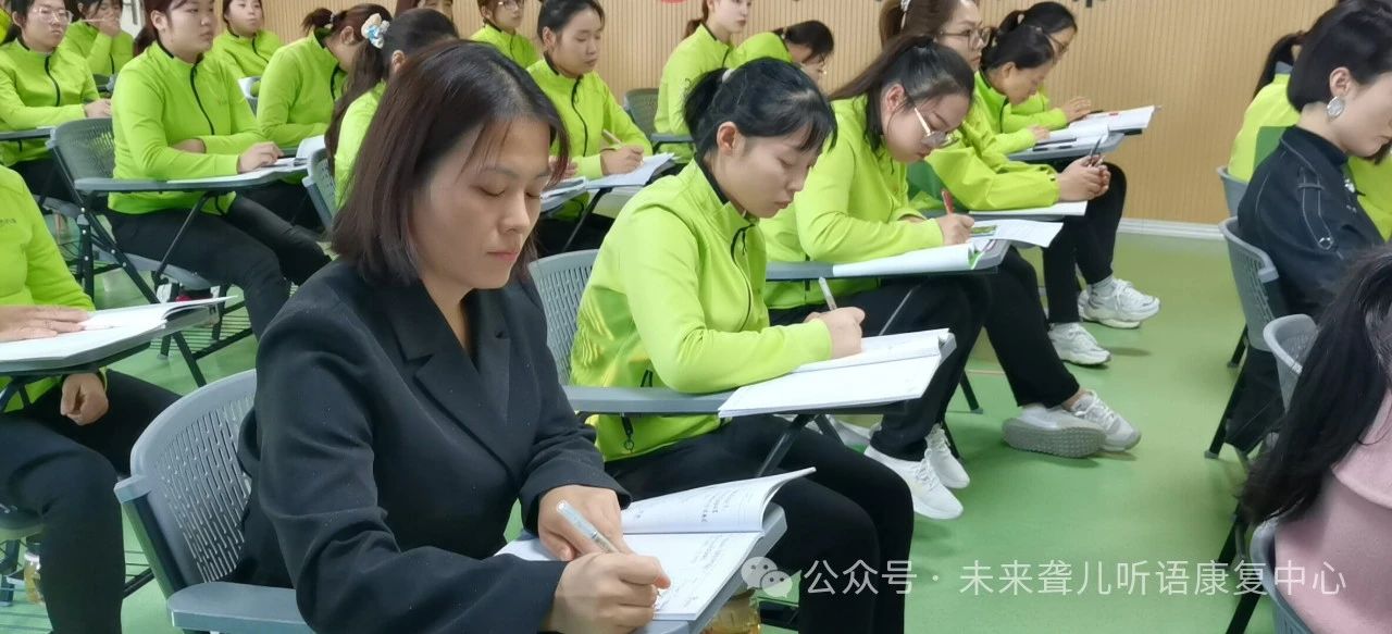 耳蜗宝宝