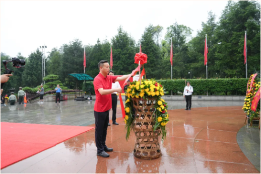 伟大历程 辉映初心｜郑州商业企业家联合会七一 建 党 节 瞻仰毛 主 席 故居韶山冲