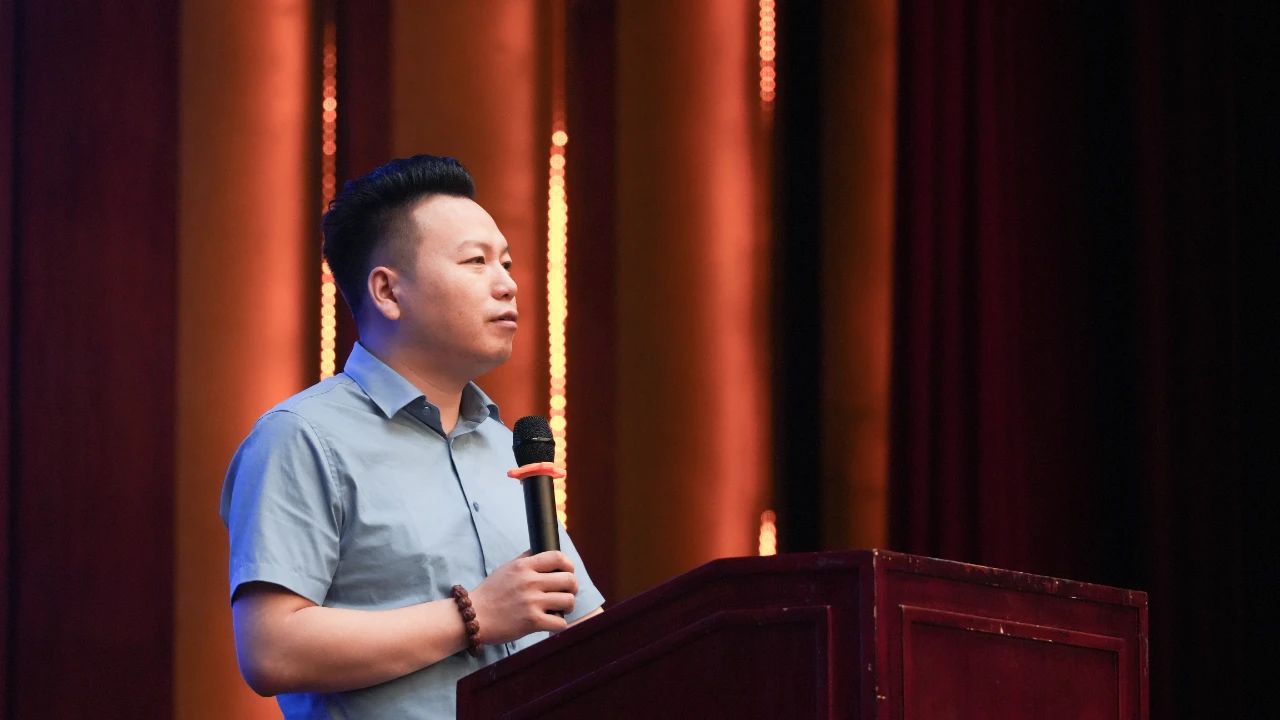 1730452737254711.jpg 百战归来再学习 同心同德同未来|德信集团召开2024华南地区金秋战略研讨会