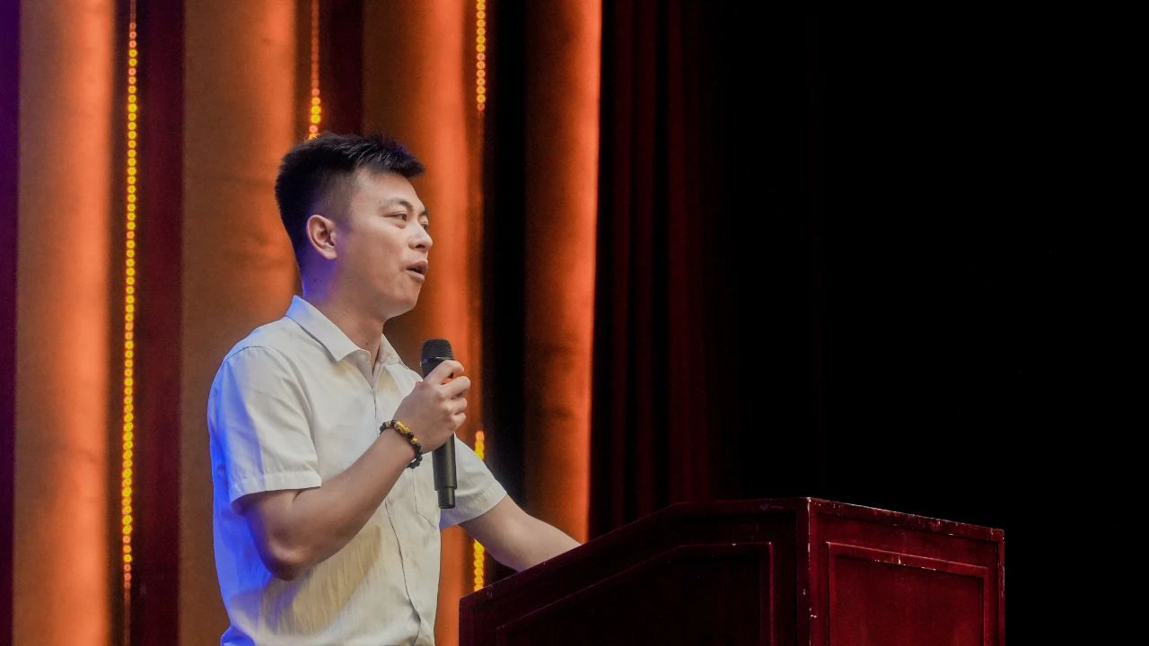 1730452778172414.jpg 百战归来再学习 同心同德同未来|德信集团召开2024华南地区金秋战略研讨会