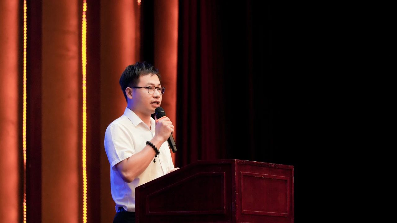 1730452835517427.jpg 百战归来再学习 同心同德同未来|德信集团召开2024华南地区金秋战略研讨会