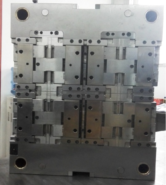 精密连接器模具