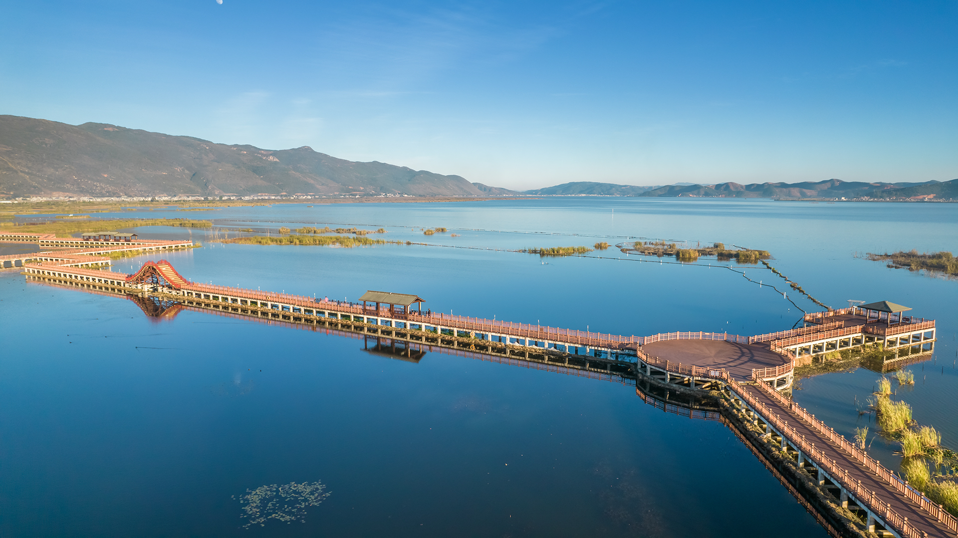 高原湖泊 領導視察