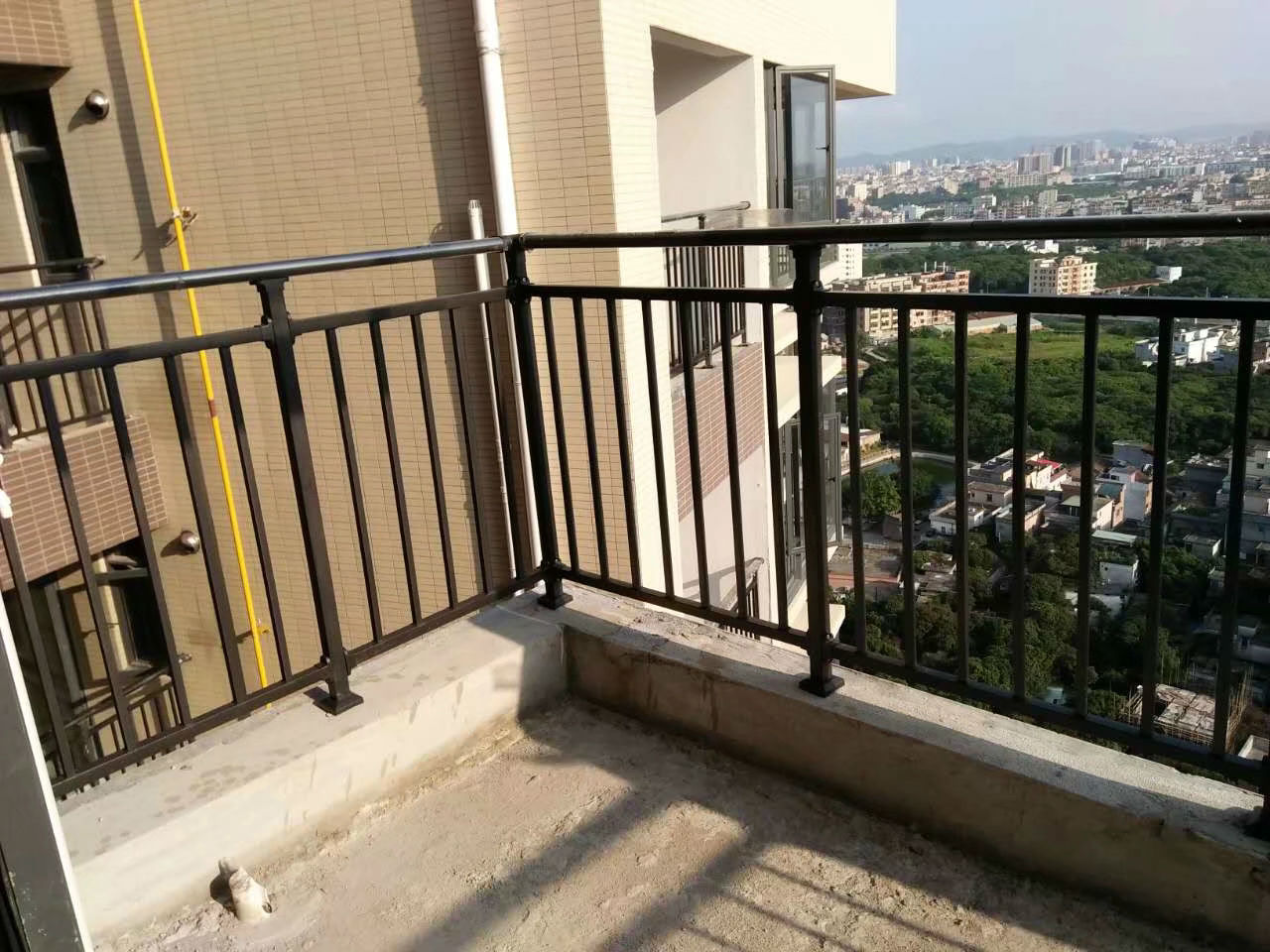 阳台栏杆