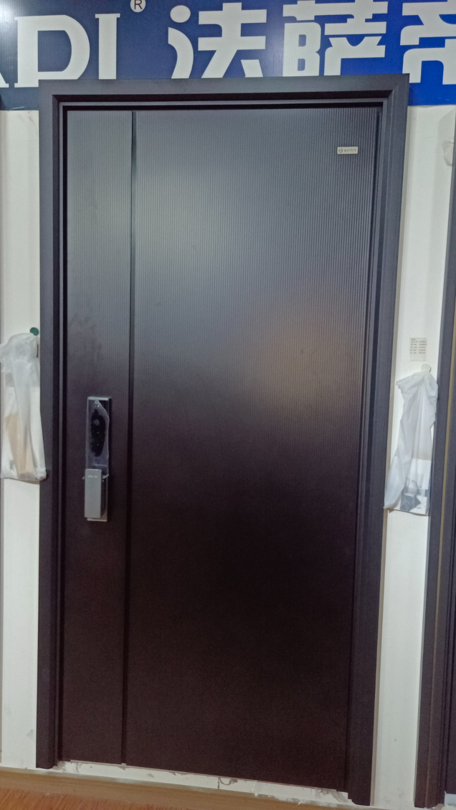 高 端品牌防盗门